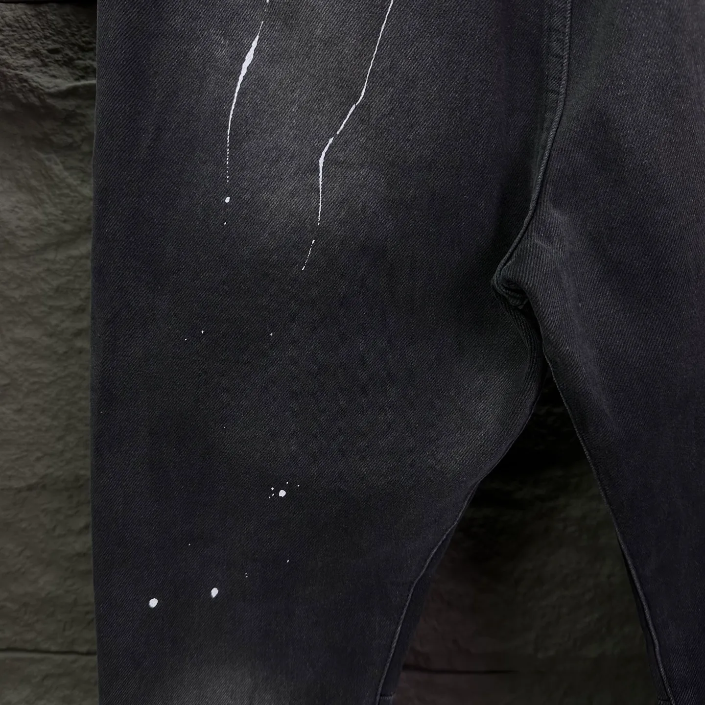 P250 GALLERY DEPT. 2026 New Retro Splashed Ink Splicing Couple Style Washed Loose Bootcut Jeans 🔥High Version🔥High Version🔥 Top Ceiling Quality Styles with different washed textures are very friendly to people with thin legs and thick legs. The bootcut version is very flattering to the leg shape. Moderate length that never goes out of style, easy and casual to match, basic styling for various styles, a must-have in the wardrobe! The fabric is stiff but also makes the upper body soft without losing texture. The washing process is even more perfect. It is a must-have item for everyone! ! ! Washed wheat, hang tag, pants label, three complete labels, color: black, size: 28, 30, 32, 34, 36 (five sizes)